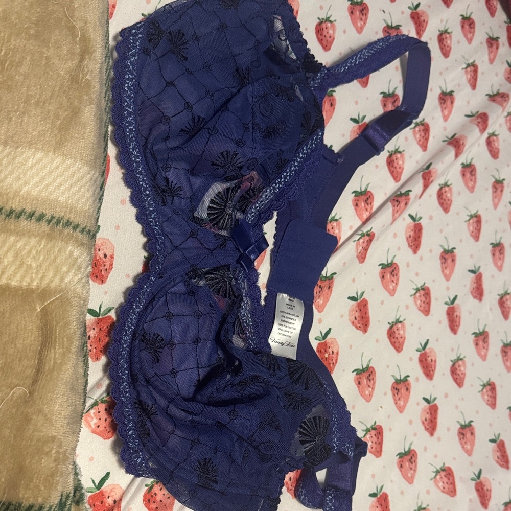 Vanity Fair Navy Lace Bra with Floral Embroidery